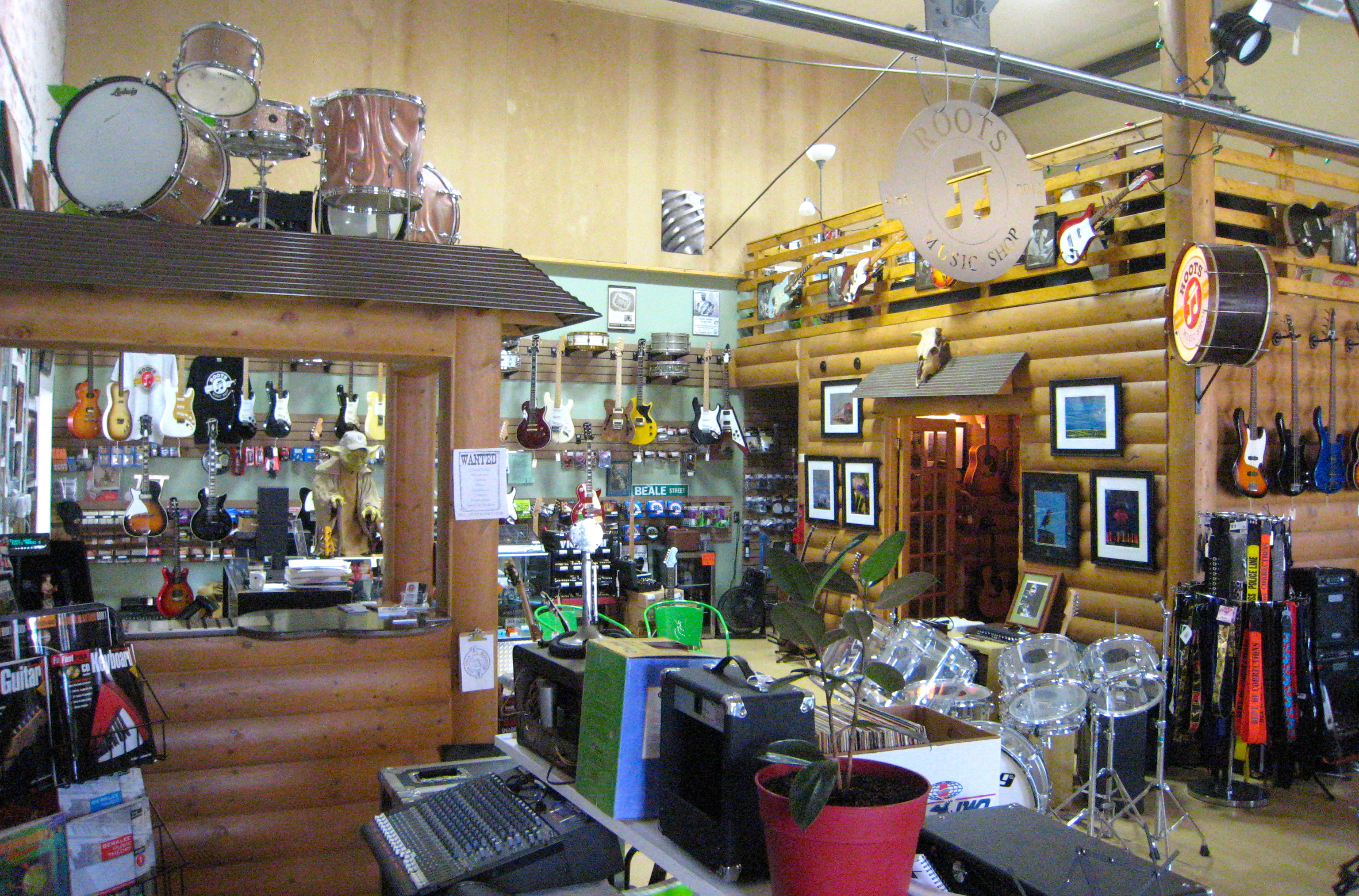 Music Gear Roots Music Shop